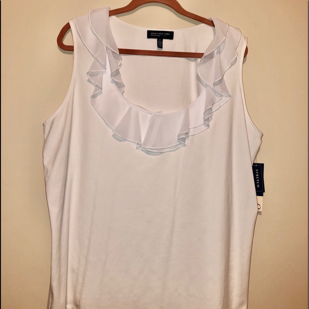 Jones NewYork Women’s SleevelessRuffle collar Top